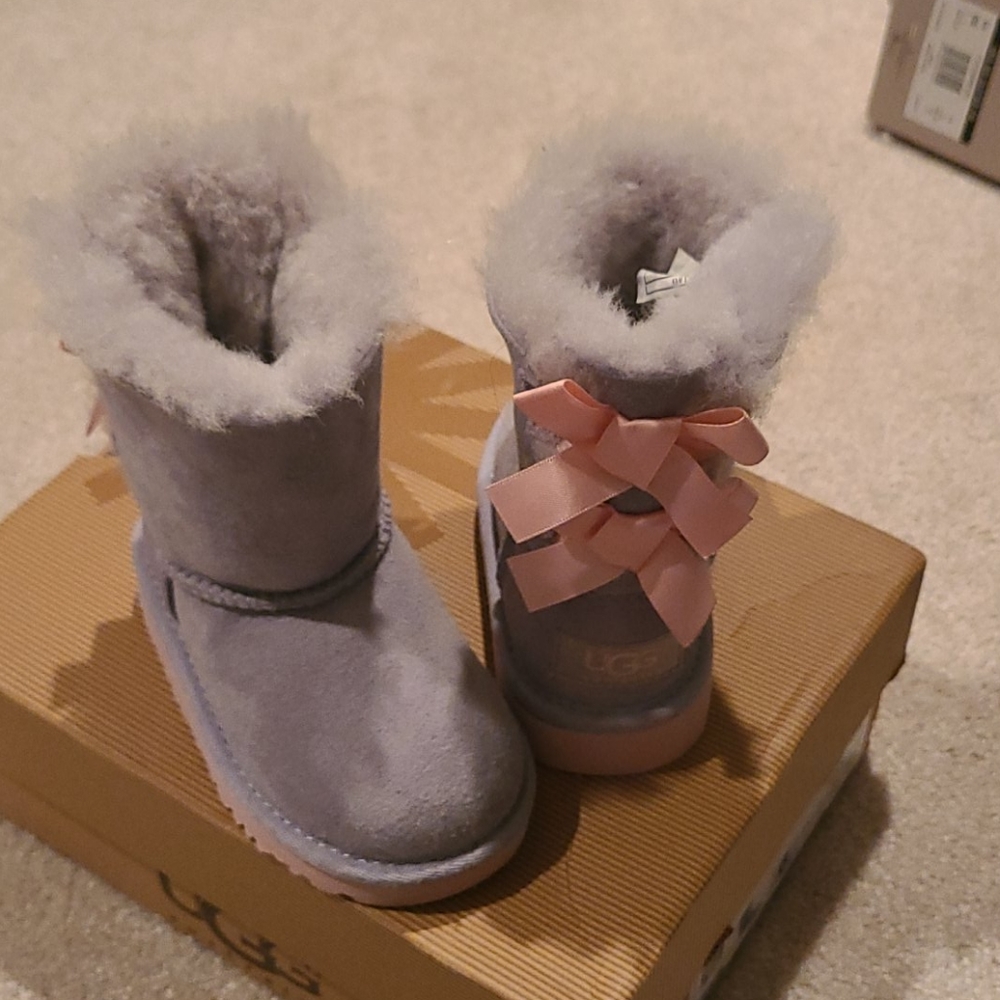 Girl T Bailey Bow sz 6 lilac and pink